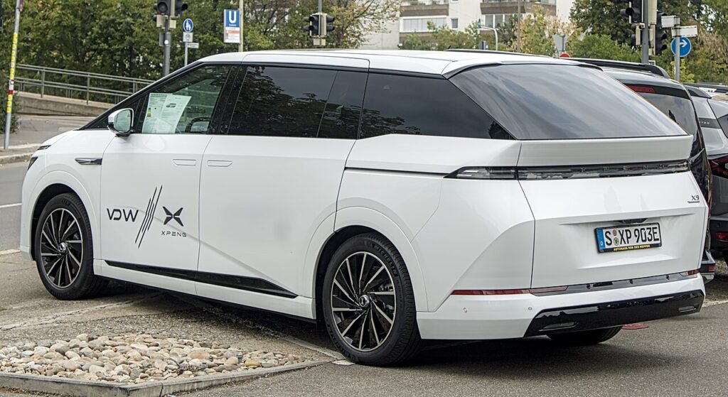 XPENG X9 seven-seat EV hits UAE showrooms from about AED 297,000. Dealer PR and lifestyle creators get a family MPV content pack.