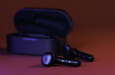 Creator Earbuds Guide AirPods Versus Galaxy Buds